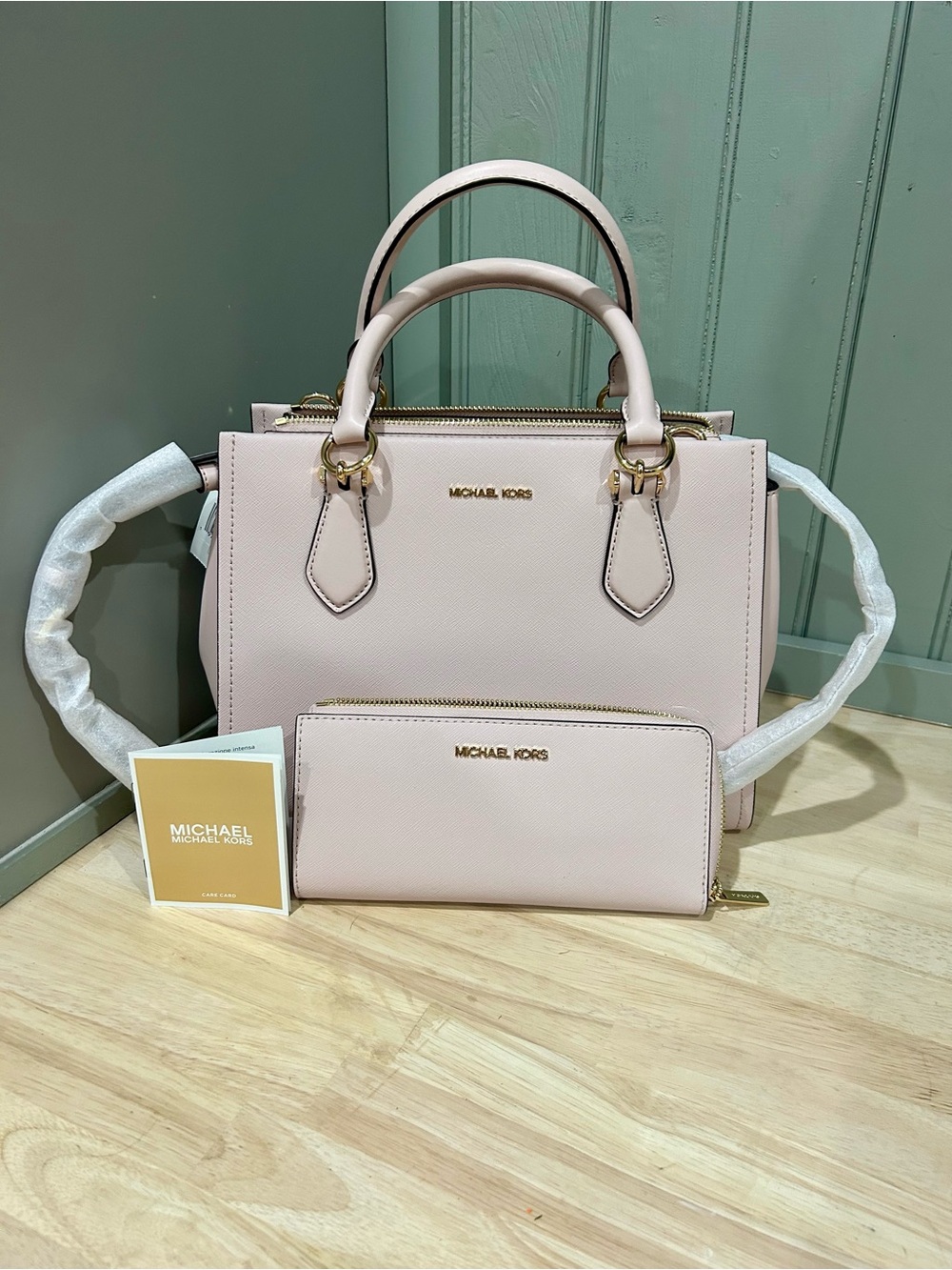 Michael Kors Marilyn Medium Saffiano Leather Satchel with matching wallet